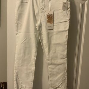 ROYALTY White Tulip Hem Anklet Jeans Size 12